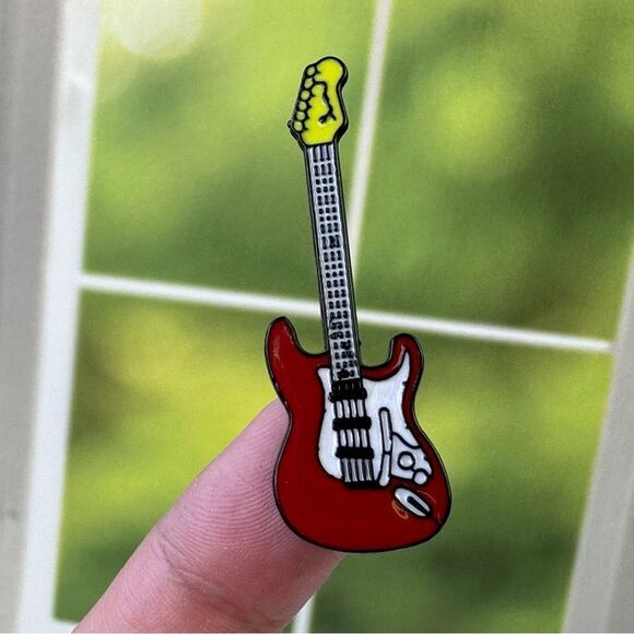 Electric Guitar Rock Enamel Pin/ Brooch - Picture 1 of 6